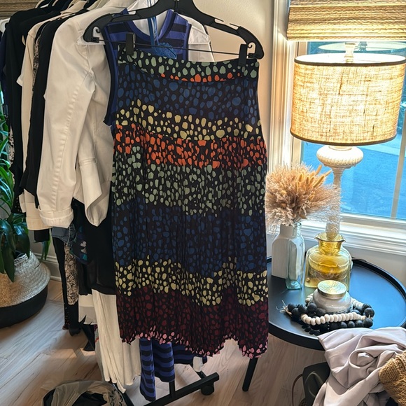 Never Fully Dressed size 4s/small multi colored flowy skirt - Picture 2 of 4